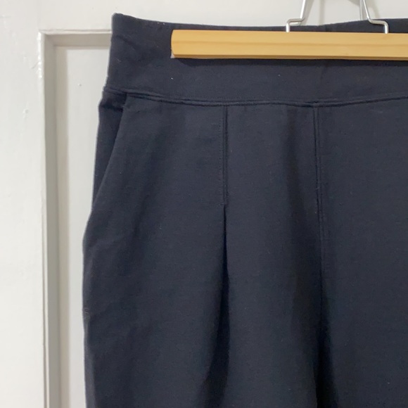 Kit and Ace | Tencel Cashmere Black Cropped Pant 6 - Picture 2 of 9